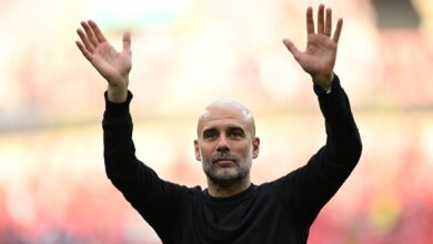 جوارديولا يتجاهل ديربي الشمال لمشاهدة فريقه القديم