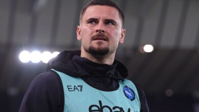 احتجاج نابولي العنيف على التحكيم بعد الهزيمة: حارس الفريق الثالث يصف كرة القدم الحديثة بـ"المهزلة"