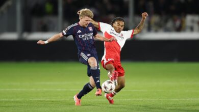 إصابة صادمة لنجم ليون قبل مواجهة مرسيليا الحاسمة في الدوري الفرنسي