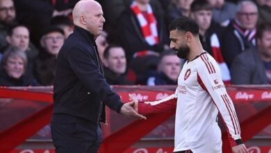 أرني سلوت يواجه تحدياً كبيراً مع لاعب مشكل في ليفربول.. هل يستطيع السيطرة؟