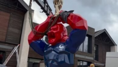 حكيمي يثير الجدل بتمثال فني فاخر في حديقته.. تكلفته تصل لمئات الآلاف